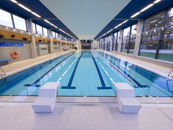 Hallenbad Bhl Bildnachweis: Mit freundlicher Genehmigung der Bhler Sportsttten GmbH / Fotograf: Michael Frank