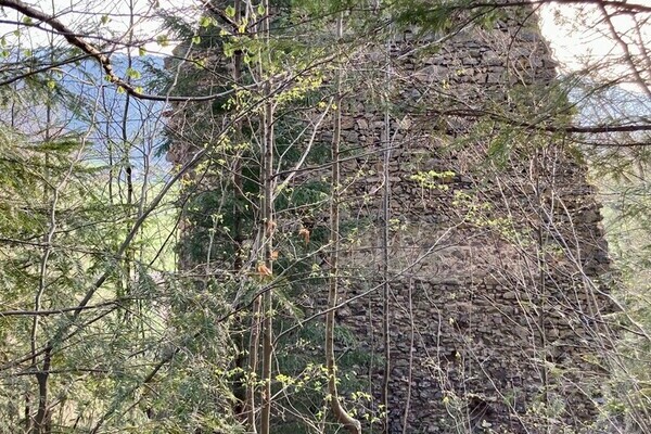 Burgruine Wiesneck Bildnachweis: Mit freundlicher Genehmigung von Sabine Paschold Burgruine Wiesneck Bildnachweis: Mit freundlicher Genehmigung von Sabine Paschold