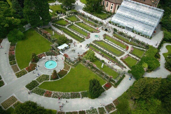 Rosengarten Bildnachweis: © Mainau GmbH Rosengarten Bildnachweis: © Mainau GmbH