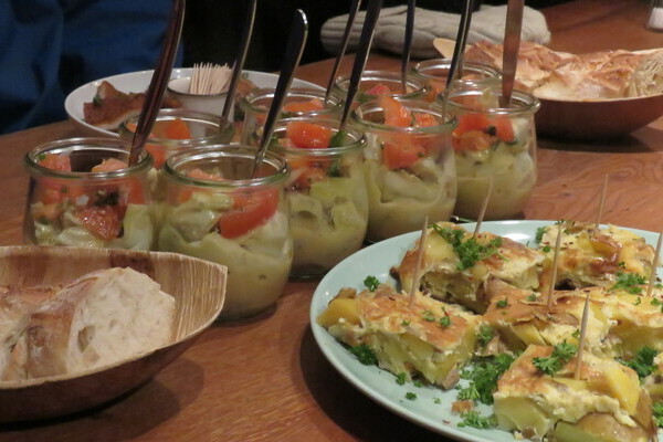 Kostproben bei Eat-the-World-Tour durch die Wiehre Kostproben bei Eat-the-World-Tour durch die Wiehre